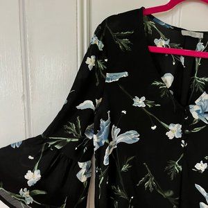 black floral flowy blouse